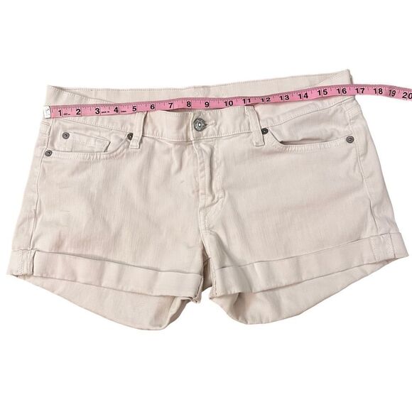 7 for all mankind ~ ivory denim shorts ~ size 31 ~ slight imperfection on right - Picture 10 of 13